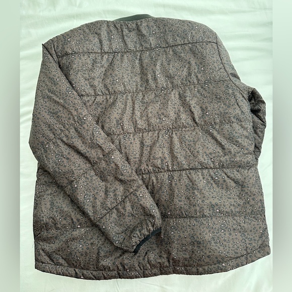 Volcom, size M(8), black/dark brown/lavender print puffer jacket - Picture 4 of 5